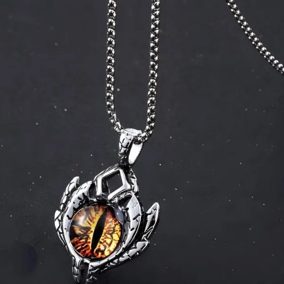 LOTR‎ Lord of the Rings Yellow/Gold Eye of Sauron Neckalce - Evil Eye - Picture 1 of 3